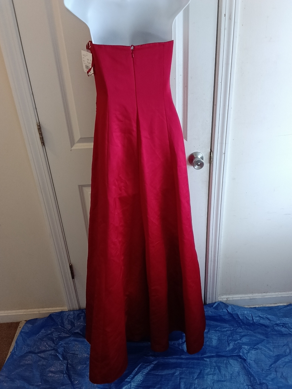 DAVID'S BRIDAL Strapless Red Evening Gown SIZE 8 - Picture 4 of 15